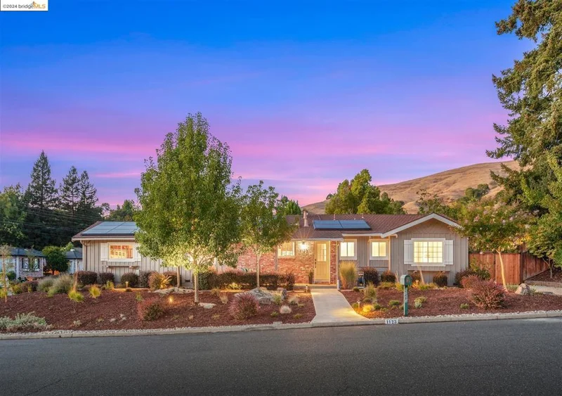1123 Sanders, Moraga, CA 94556