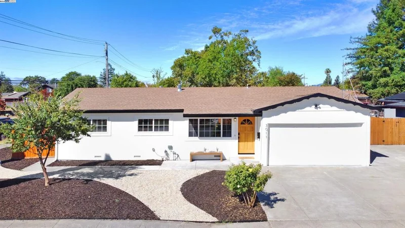 3011 Hardies Ln, Santa Rosa, CA 95403