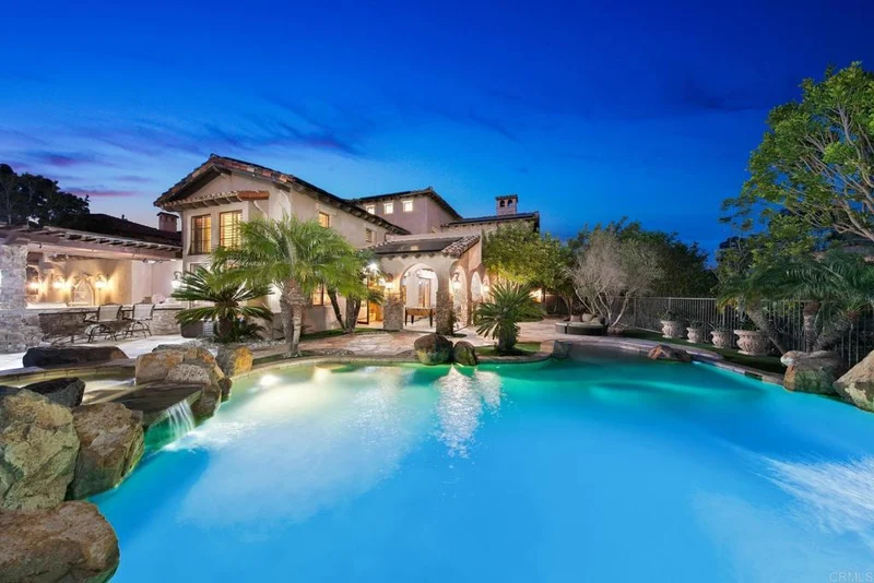 5585 Meadows Del Mar, San Diego, CA 92130