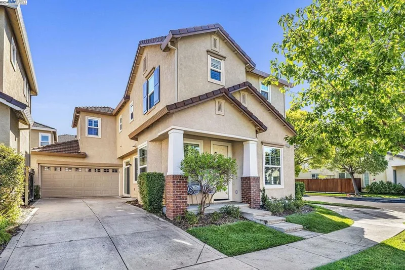 2703 Maria St, Pleasanton, CA 94588