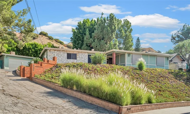 8544 Vine Valley Drive, Sun Valley, CA 91352