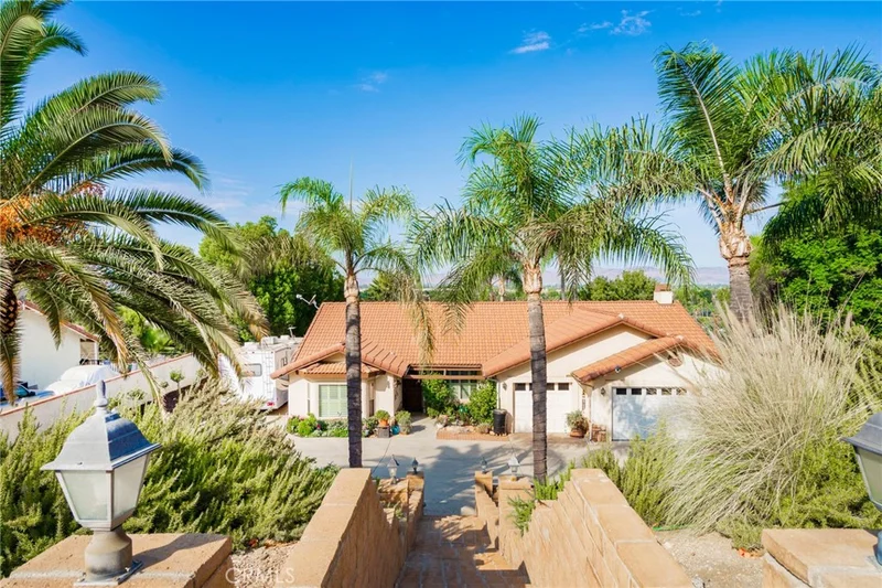 42030 San Jose Drive, San Jacinto, CA 92583