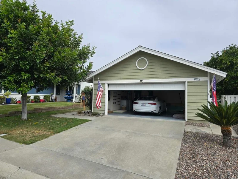 902 Brighton Court, Vista, CA 92081
