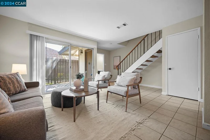 5467 Roundtree Pl C, Concord, CA 94521