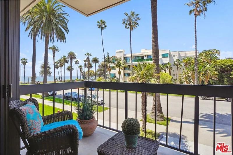 1007 Ocean Avenue 204, Santa Monica, CA 90403