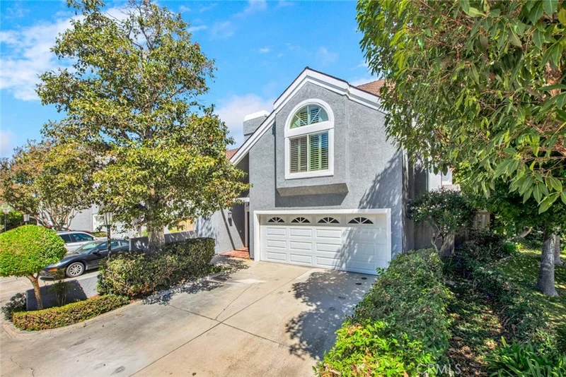 2569 Elden Avenue A1, Costa Mesa, CA 92627