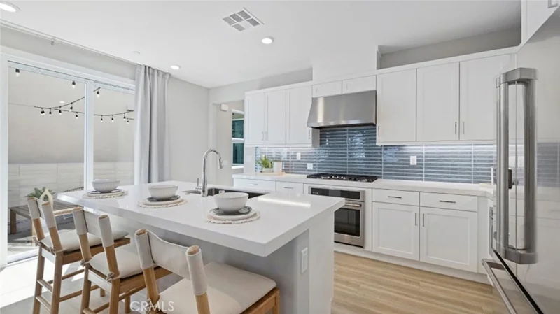 27235 Tamarack Lane, Valencia, CA 91354