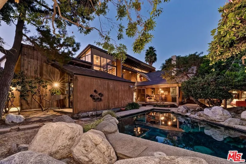 515 Roxbury, Beverly Hills, CA 90210