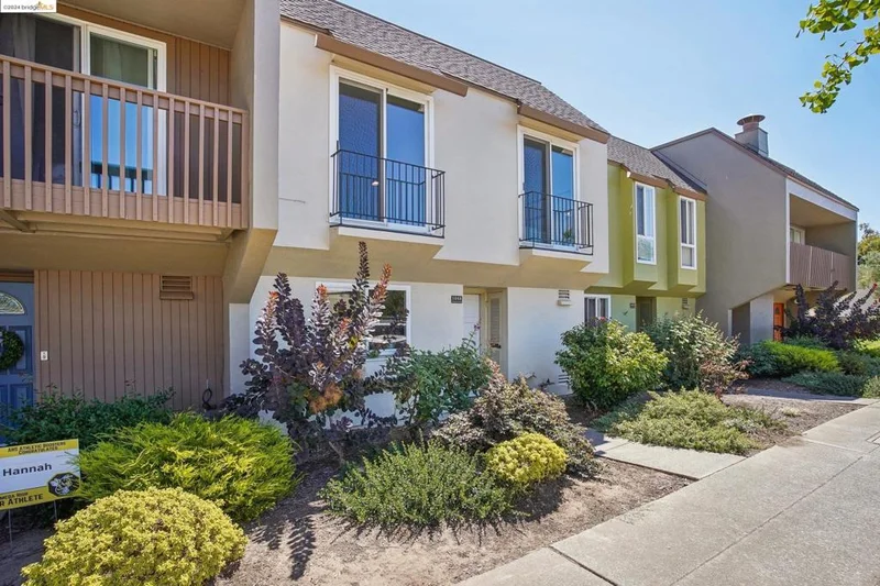 1048 Verdemar Dr, Alameda, CA 94502