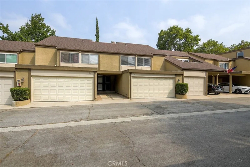 627 Greendale Lane, Pomona, CA 91767