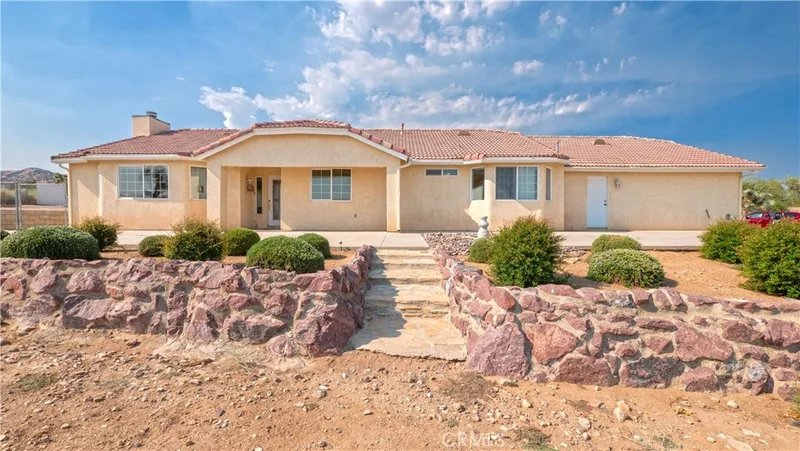 8827 Sierra Vista Road, Phelan, CA 92371