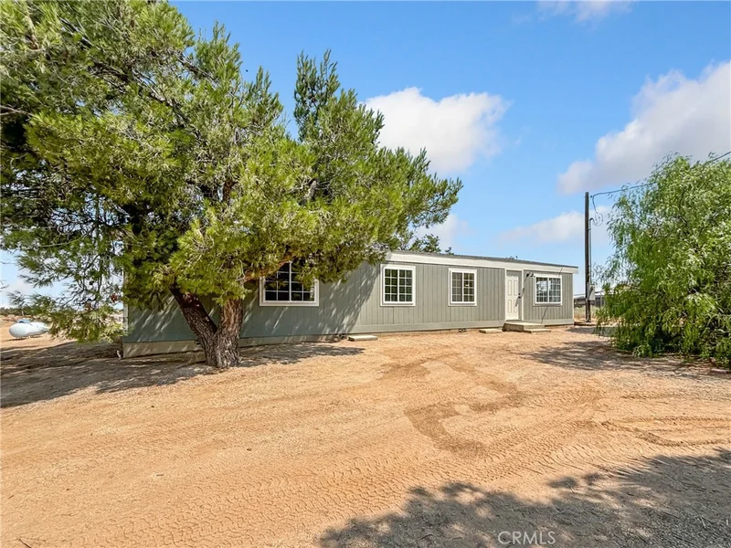 8615 Shasta Road, Phelan, CA 92371