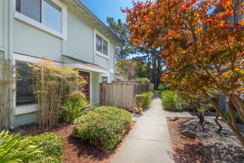 1121 Sutherland Lane 2, Capitola, CA 95010