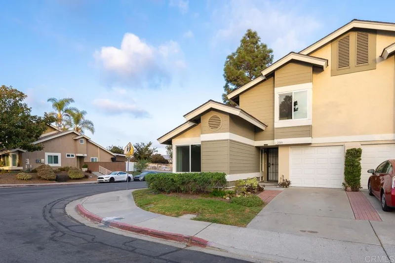 2561 CROSSHAVEN Lane