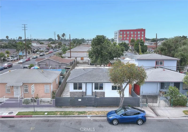 7923 Hooper Avenue, Los Angeles, CA 90001