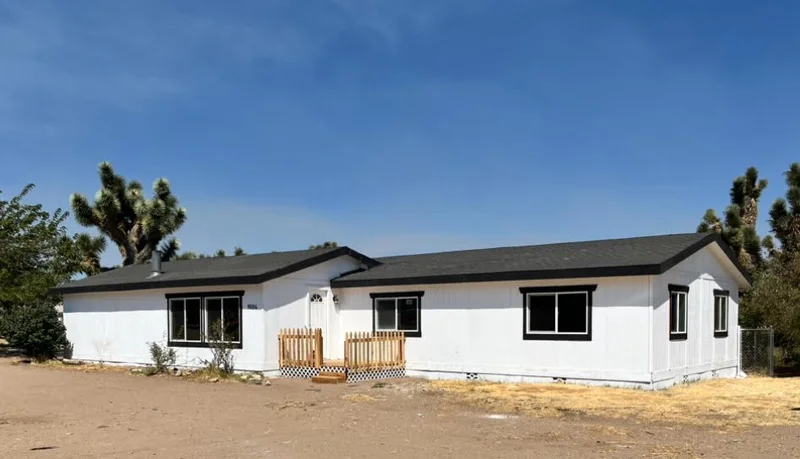 9086 Hollister Road, Phelan, CA 92371
