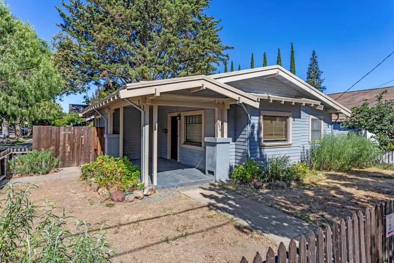 296 Mountain View Avenue, Mountain View, CA 94041