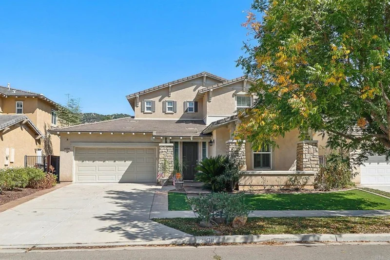 2960 Oro Blanco Cir, Escondido, CA 92027