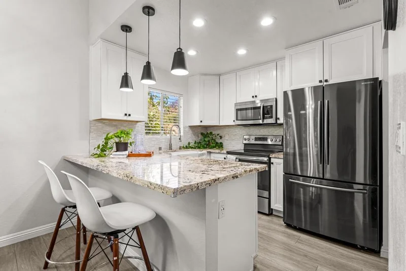11275 Avenida De Los Lobos D, San Diego, CA 92127
