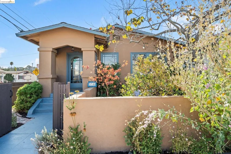 2944 Minna Ave, Oakland, CA 94619