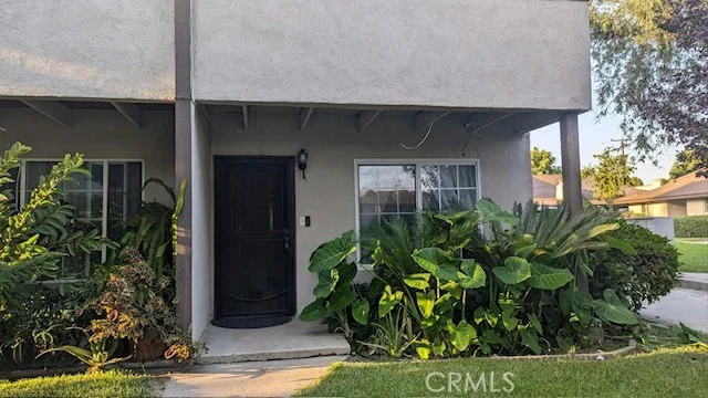 521 S Lyon Street 69, Santa Ana, CA 92701