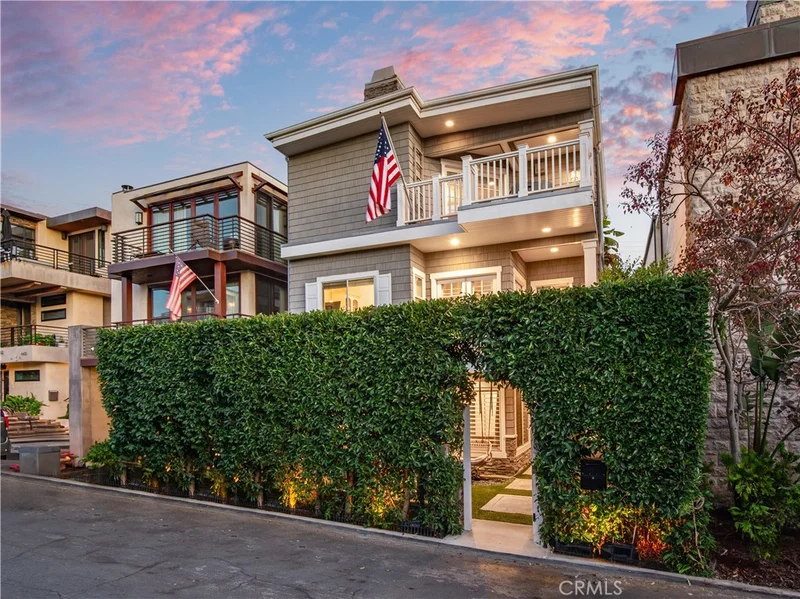 432 32nd Street, Manhattan Beach, CA 90266