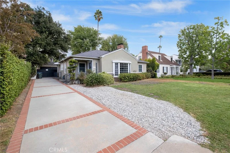 2735 Yorkshire Road, Pasadena, CA 91107