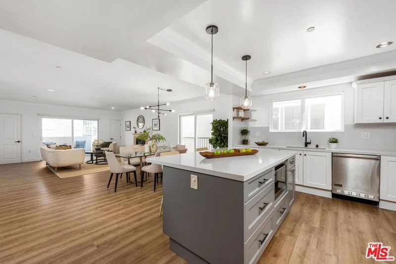 1878 Greenfield Avenue 205, Los Angeles, CA 90025