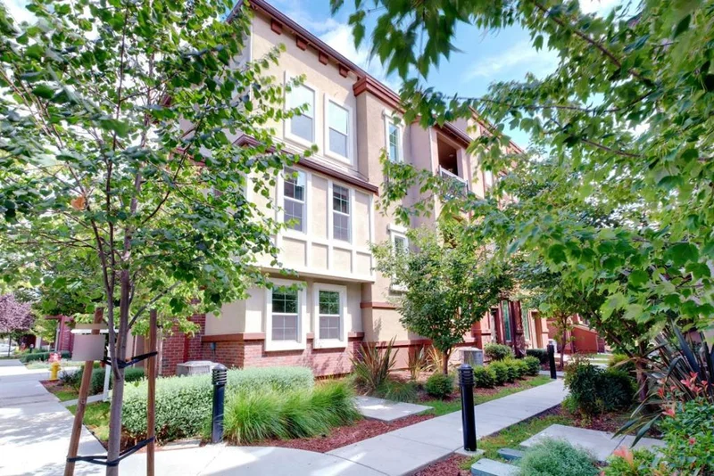 1023 Abruzzo Lane 1, San Jose, CA 95131