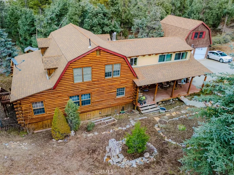 1124 Lion Lane, Frazier Park, CA 93225