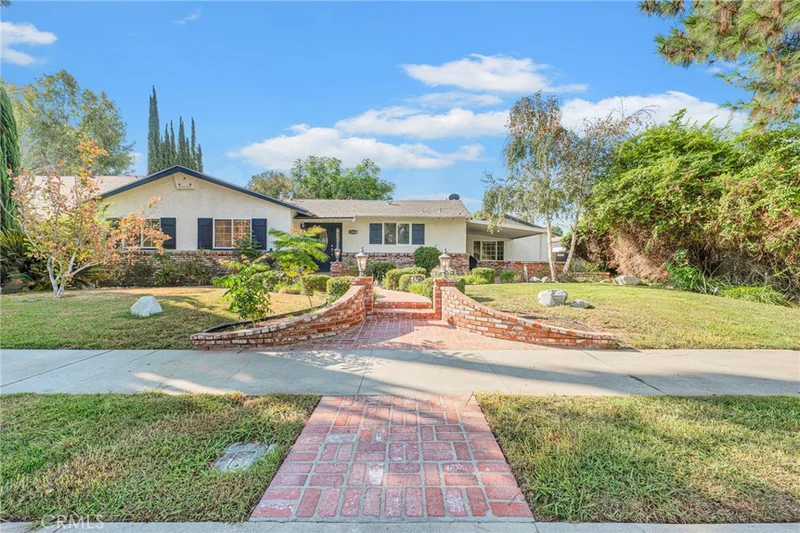 22436 Saticoy Street, West Hills, CA 91307