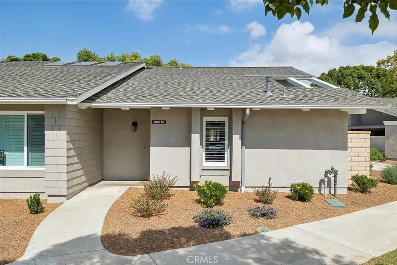 8566 Larkhall Circle 811D, Huntington Beach, CA 92646