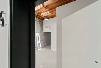 1901 S Pacific Avenue 5 photo 2