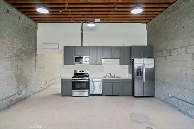 1901 S Pacific Avenue 6 photo 2