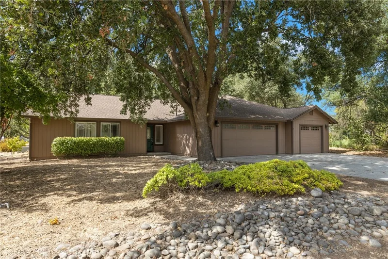 8479 Hollis Street, Los Molinos, CA 96055
