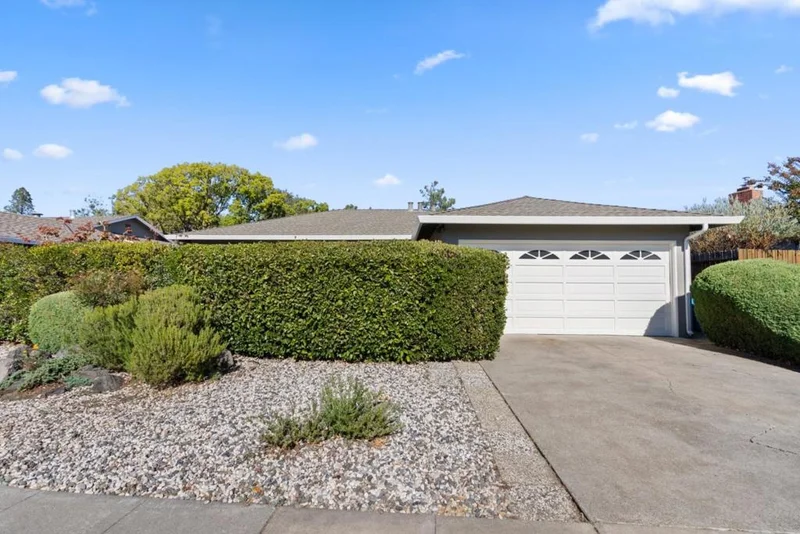2547 Hampton Avenue, Redwood City, CA 94061