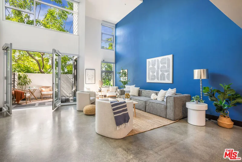 4111 W Sunset Boulevard 343, Los Angeles, CA 90029