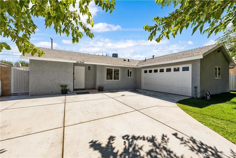 45540 3rd Street E, Lancaster, CA 93535