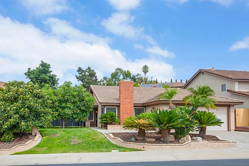 10274 Moorpark St, Spring Valley, CA 91978