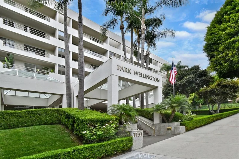 1131 Alta Loma Road 327, West Hollywood, CA 90069