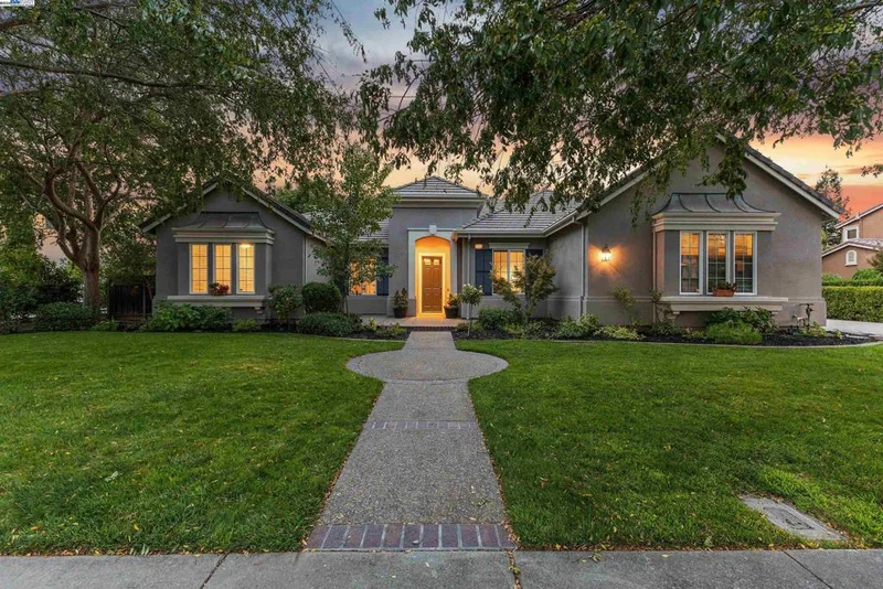 2533 Wood Hollow Dr, Livermore, CA 94550