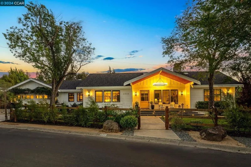 2715 Kinney Dr, Lafayette, CA 94595