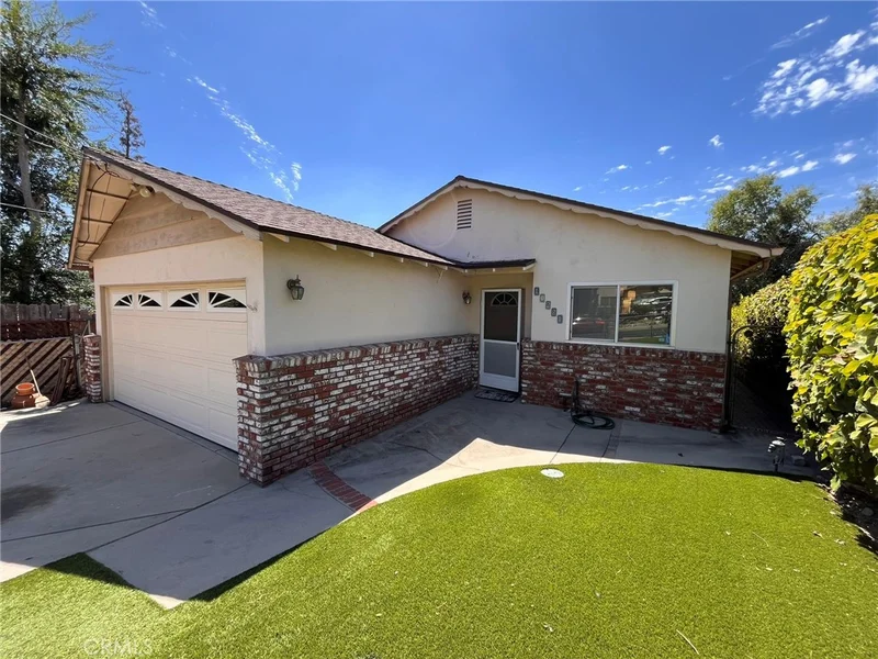 10221 Glory Avenue, Tujunga, CA 91042