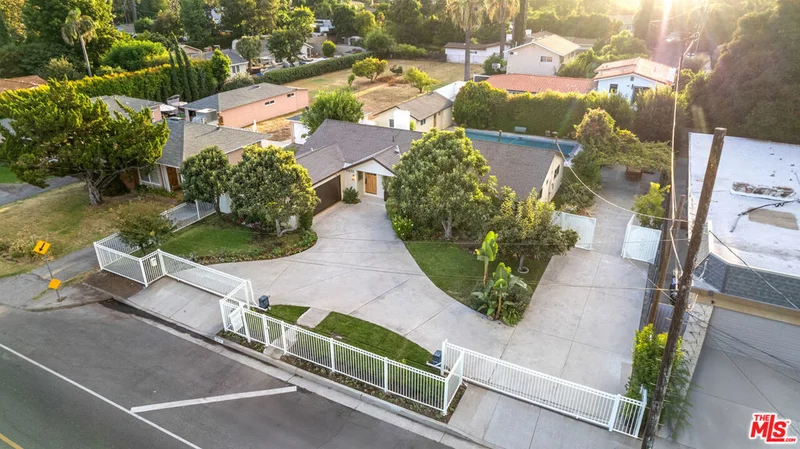 5453 Hazeltine Avenue, Sherman Oaks, CA 91401