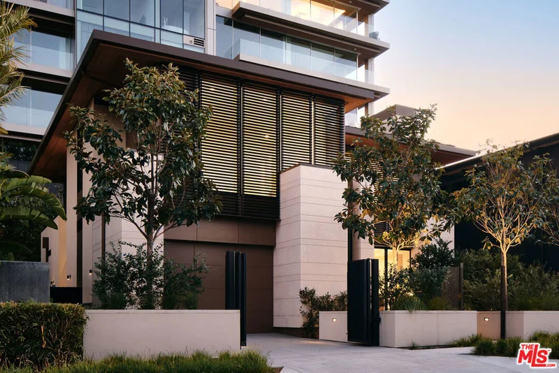 8860 Rosewood Avenue, West Hollywood, CA 90048