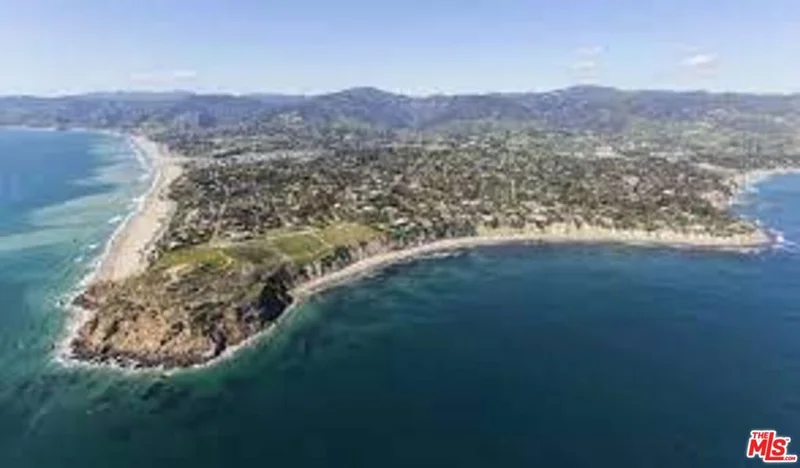 29135 Cliffside Drive