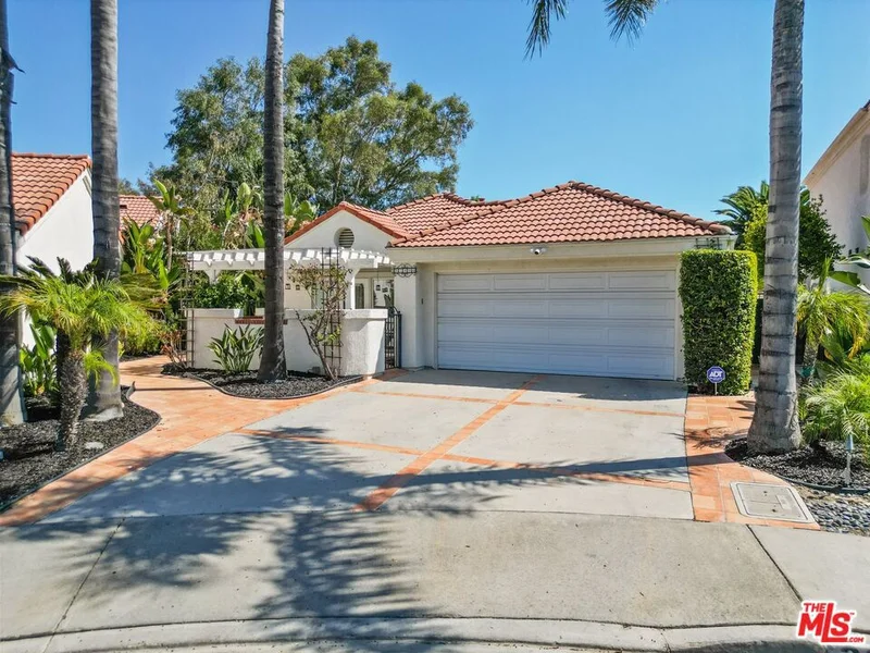 25940 Coloretti Court, Valencia, CA 91355