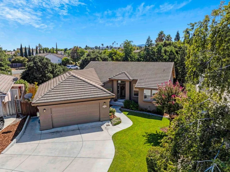 910 Valley Oak Court, Hollister, CA 95023