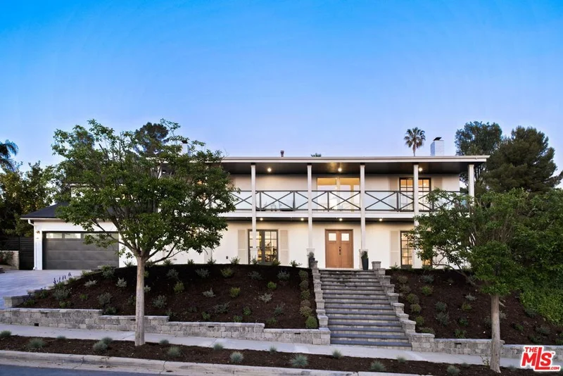 890 Falmouth Street, Thousand Oaks, CA 91362