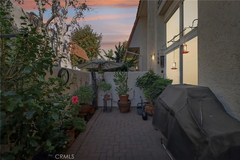 6225 Nita Avenue, Woodland Hills, CA 91367